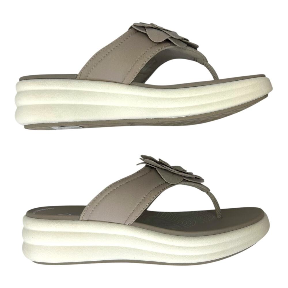 Clarks Cloudsteppers Washable Thong Sandals Drift Flora Sz 6 Stone Taupe Flower - Picture 4 of 12